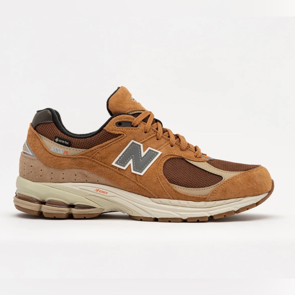 New Balance  2002R Gore-Tex in Tabacco Tan Cream Brown Shoes - Mens 7 Womens 8.5